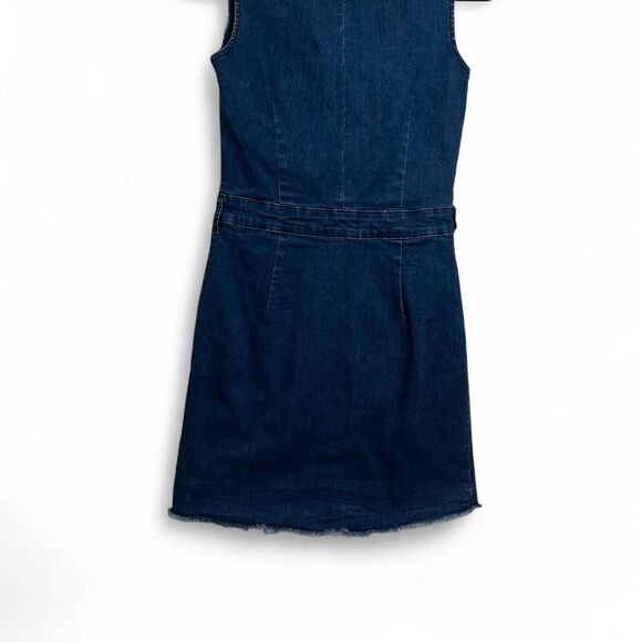 Women's Summer Sleeveless V-Neck Knee-High Solid Color Denim Buttons Dress - Picture 3 of 5